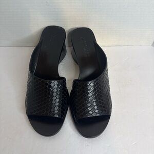 Mercedes Castillo Black Textured Slides
